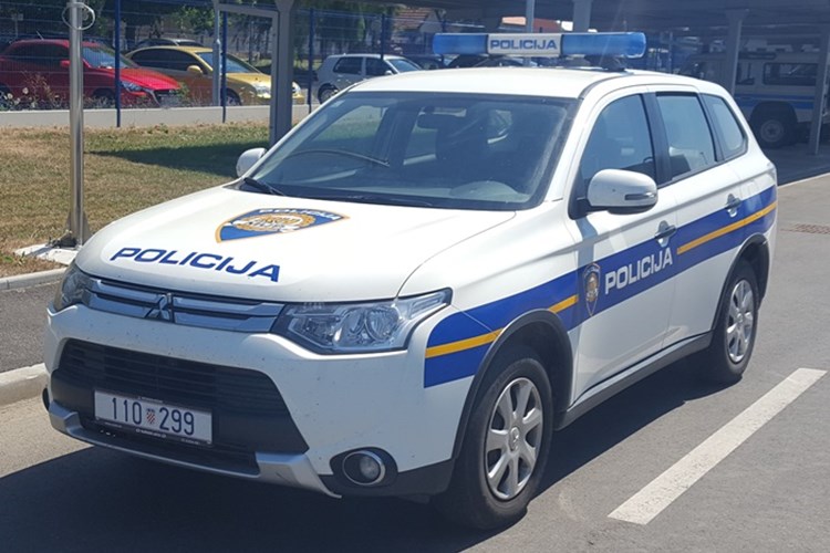 Ulica kralja Zvonimira postala scena policijske akcije